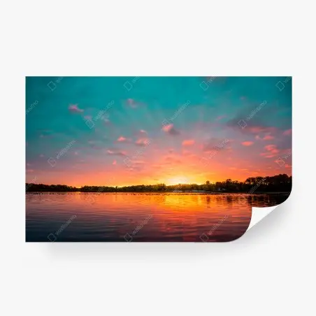 Papier peint ciel flamboyant au-dessus du lac – Wallnifity®