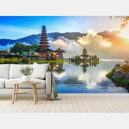 Papier peint temple sacré au bord du lac à Bali – Wallnifity®