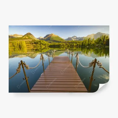 Papier peint reflet paisible de Štrbské Pleso au crépuscule – Wallnifity®