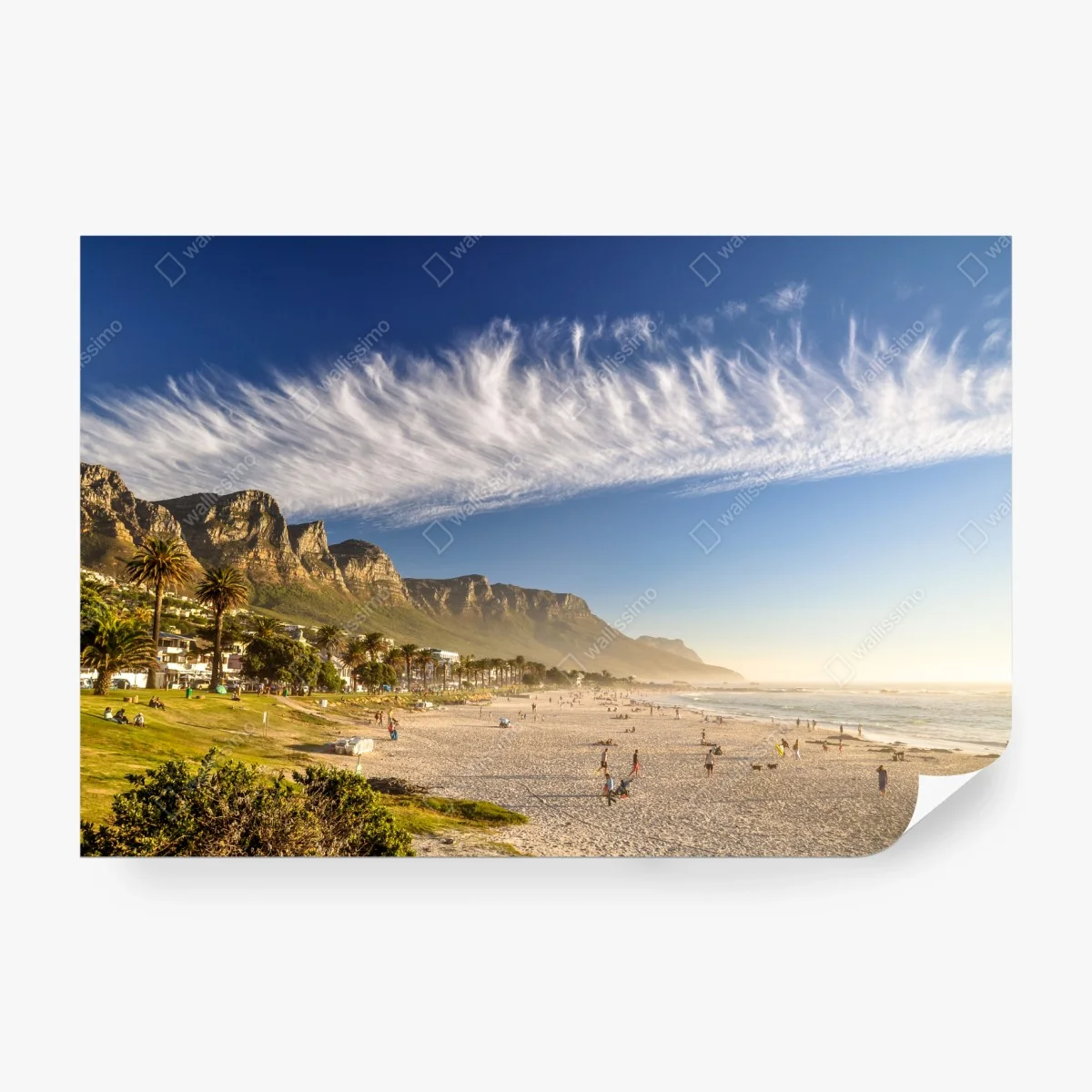 Papier peint plage dorée au pied des montagnes – Wallnifity® Papier peint plage dorée au pied des montagnes – Wallnifity®