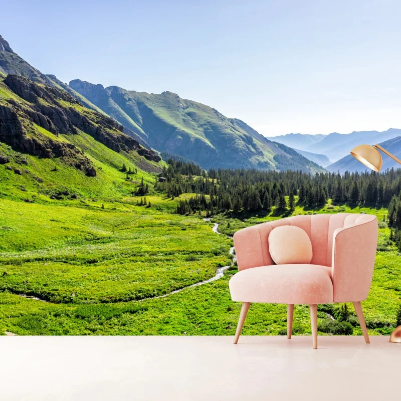 Papier peint vallée alpine verdoyante au ruisseau sinueux – Wallnifity® Papier peint vallée alpine verdoyante au ruisseau sinueux – Wallnifity®