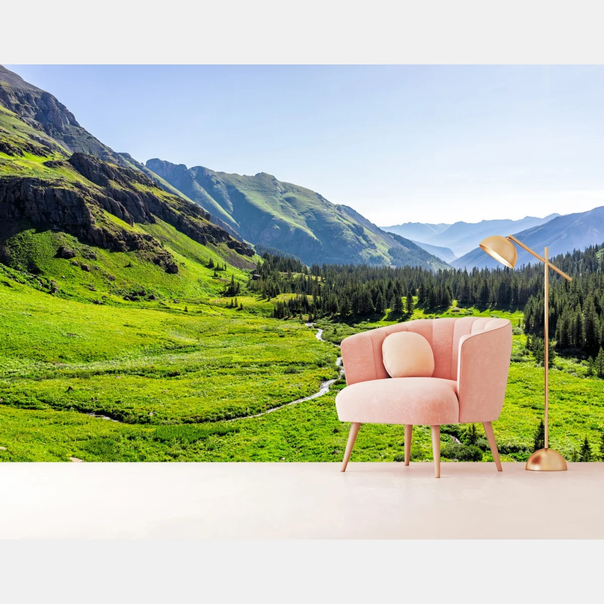 Papier peint vallée alpine verdoyante au ruisseau sinueux – Wallnifity® Papier peint vallée alpine verdoyante au ruisseau sinueux – Wallnifity®