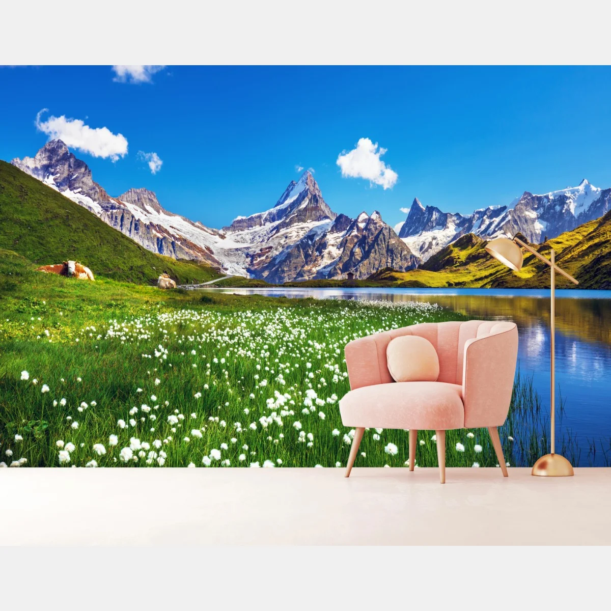 Papier peint pause alpine: panorama montagneux et lac cristallin – Wallnifity® Papier peint pause alpine: panorama montagneux et lac cristallin – Wallnifity®