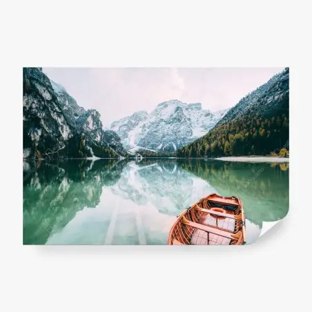 Papier peint reflet serein du lac de Braies dans les Dolomites – Wallnifity®