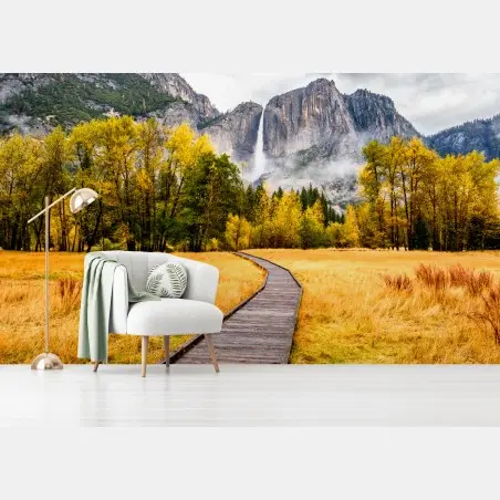Papier peint sentier d'automne vers la cascade – Wallnifity®