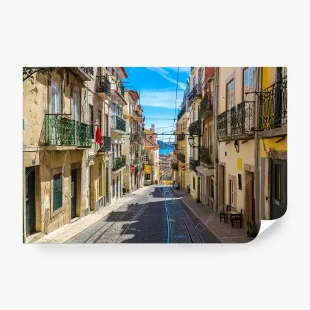 Papier peint ruelle ensoleillée de Lisbonne – Wallnifity®