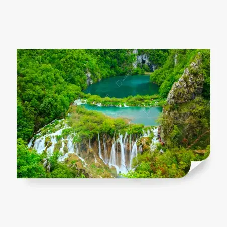 Papier peint cascade et lacs émeraude au cœur de la forêt – Wallnifity®