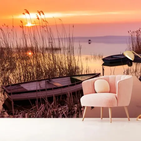 Papier peint crépuscule sur le lac aux barques – Wallnifity®
