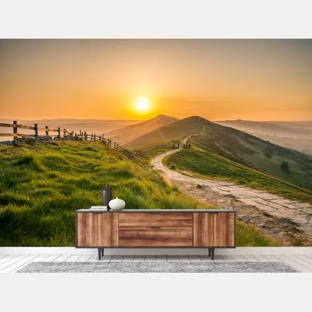 Papier peint sentier doré sur les collines au coucher du soleil – Wallnifity®