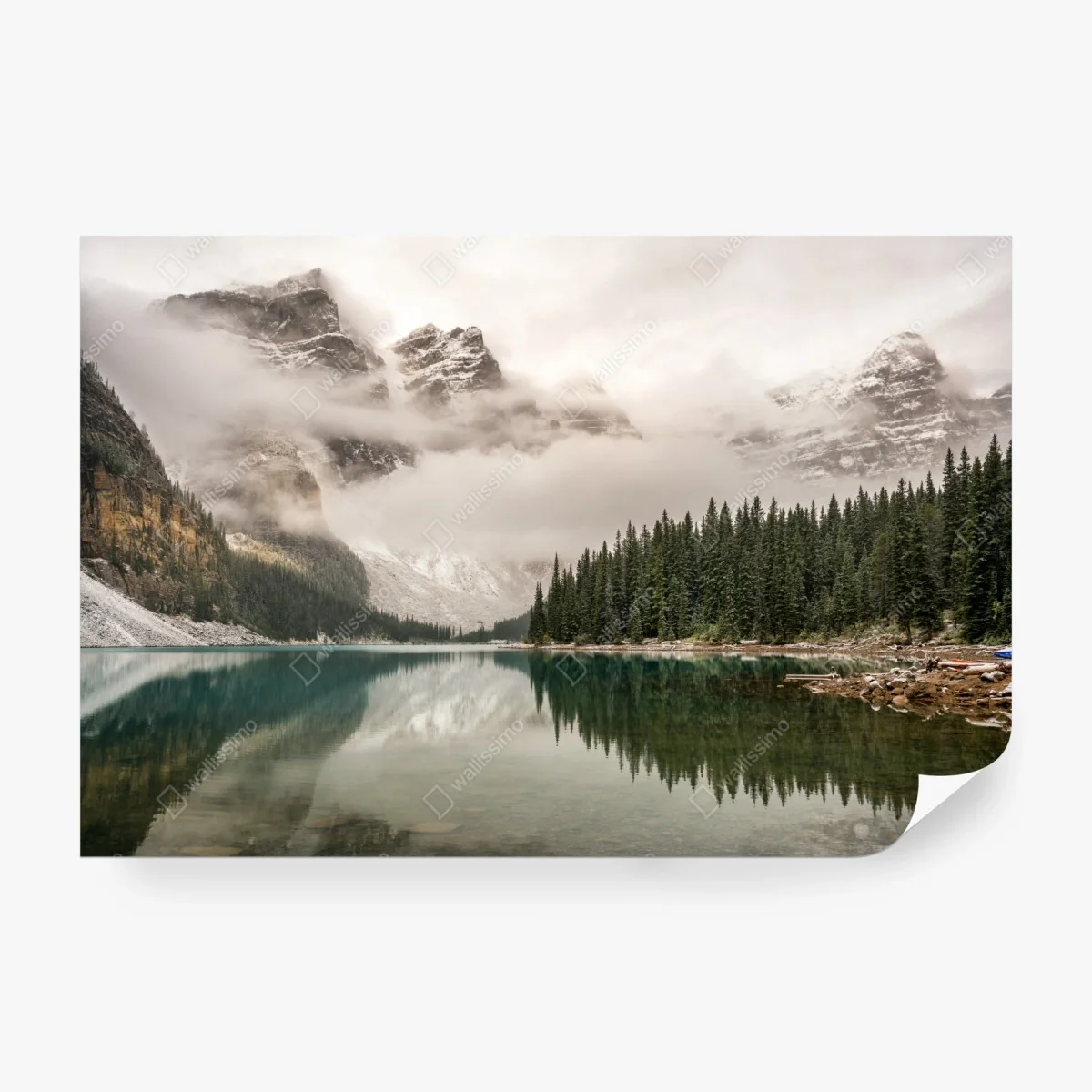 Papier peint paysage de montagne brumeux au bord du lac – Wallnifity® Papier peint paysage de montagne brumeux au bord du lac – Wallnifity®