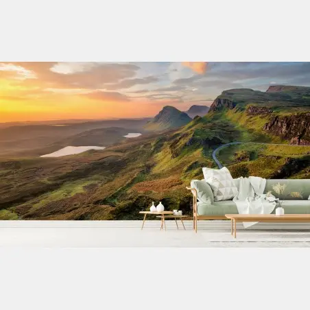 Papier peint coucher de soleil sur les collines verdoyantes – Wallnifity®