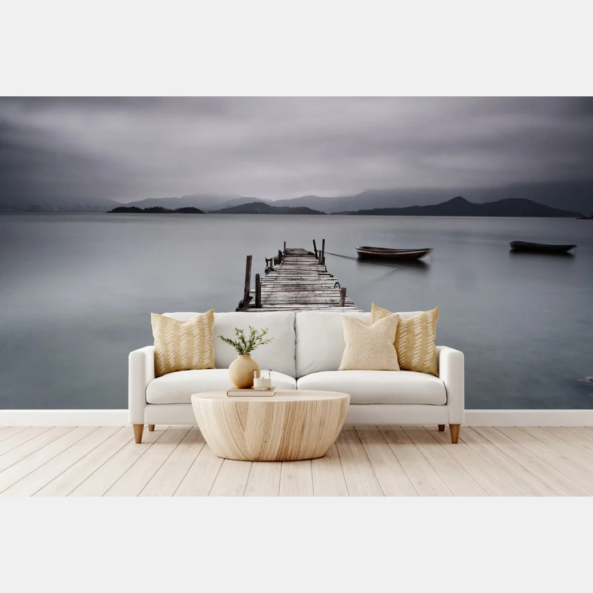 Papier peint jetée solitaire et barques sur une mer calme – Wallnifity® Papier peint jetée solitaire et barques sur une mer calme – Wallnifity®