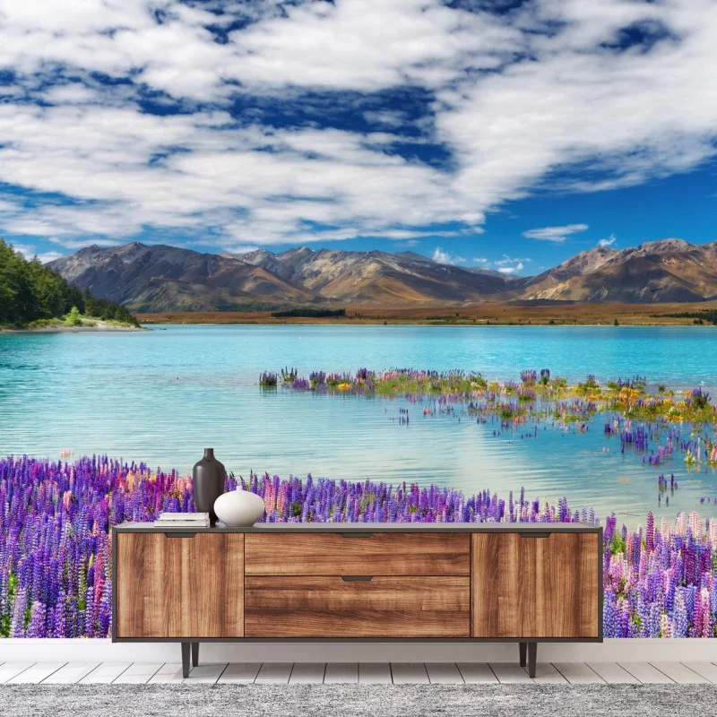 Papier peint paysage fleuri au bord de Lake Tekapo – Wallnifity®