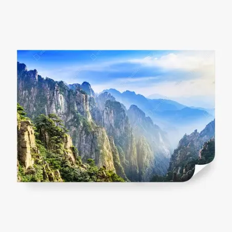 Papier peint paysage de montagnes brumeuses aux falaises sculptées – Wallnifity®
