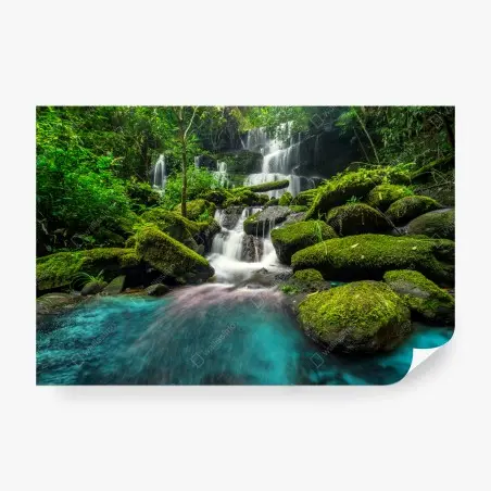 Papier peint cascade émeraude de Phu Tub Berk – Wallnifity®