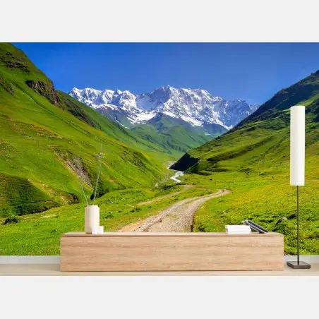 Papier peint chemin vers les sommets de Shkhara, Caucase (Ushguli) – Wallnifity®