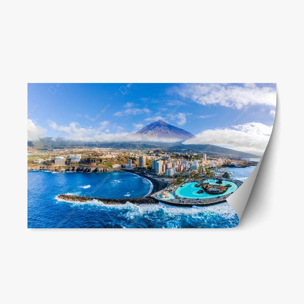 Sticker repositionnable panorama côtier au pied du volcan – Wallnifity® Sticker repositionnable panorama côtier au pied du volcan – Wallnifity®