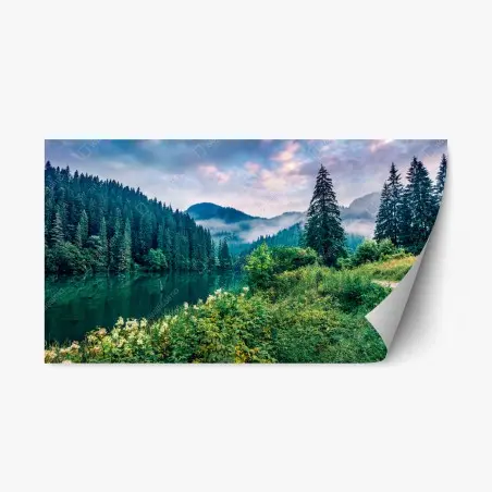Sticker repositionnable aube brumeuse sur le lac Lacu Roșu – Wallnifity®