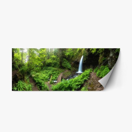 Sticker repositionnable cascade dans une forêt verdoyante – Wallnifity®
