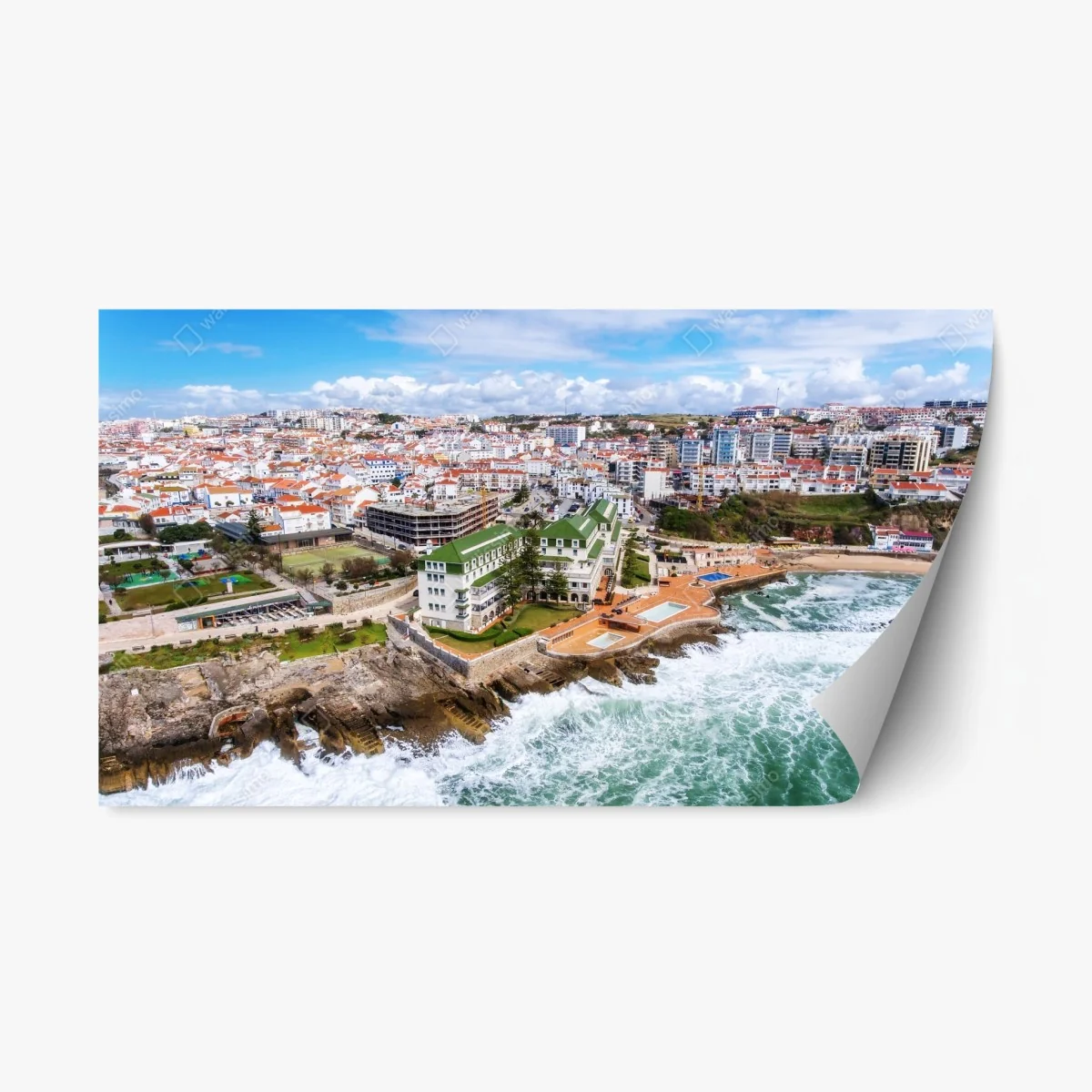 Sticker repositionnable vue aérienne d'une ville côtière sur falaises – Wallnifity® Sticker repositionnable vue aérienne d'une ville côtière sur falaises – Wallnifity®