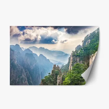 Sticker repositionnable panorama de montagnes embrumées et pins – Wallnifity®