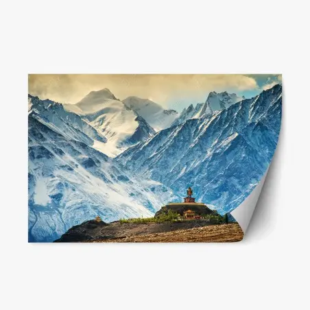Sticker repositionnable temple solitaire au pied des montagnes enneigées – Wallnifity®