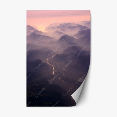 Sticker repositionnable paysage brumeux de montagnes et rivière au crépuscule – Wallnifity®