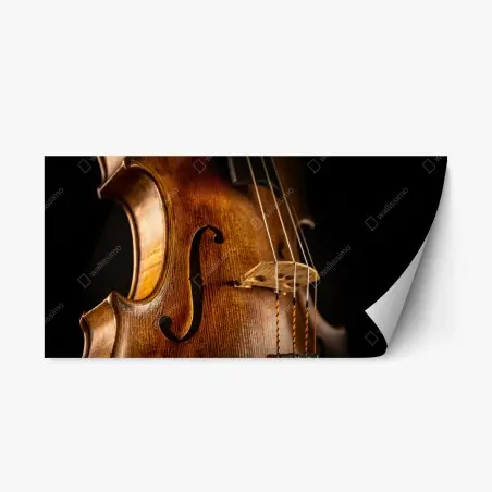 Sticker repositionnable violon classique en gros plan sur fond noir – Wallnifity®