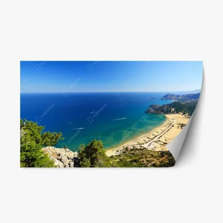 Sticker repositionnable vue panoramique d'une plage méditerranéenne – Wallnifity®