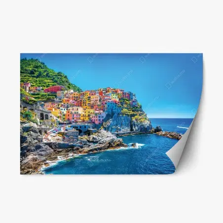 Sticker repositionnable village coloré sur la falaise méditerranéenne – Wallnifity®