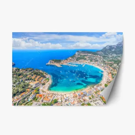Sticker repositionnable vue aérienne du Port de Sóller, baie turquoise – Wallnifity®