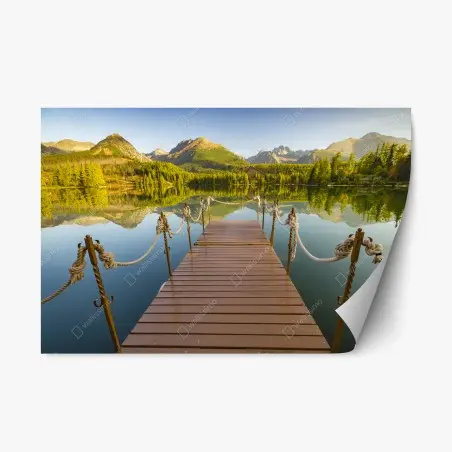Sticker repositionnable reflet paisible de Štrbské Pleso au crépuscule – Wallnifity®
