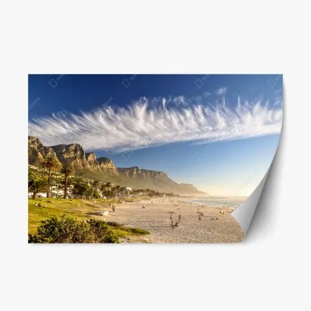 Sticker repositionnable plage dorée au pied des montagnes – Wallnifity®