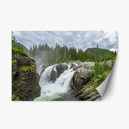 Sticker repositionnable cascade sauvage entre rochers et sapins – Wallnifity®