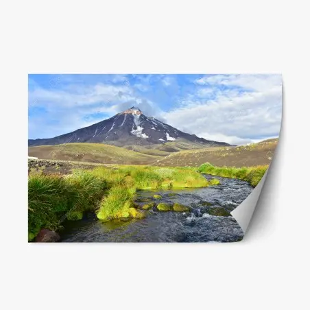 Sticker repositionnable vue sereine du volcan Koryaksky – Wallnifity®