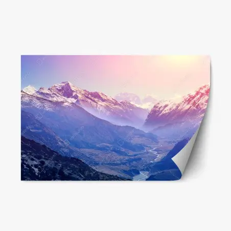 Sticker repositionnable aube rosée sur la vallée montagneuse – Wallnifity®
