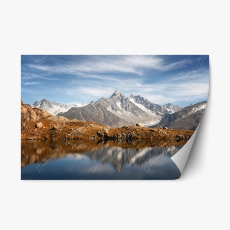 Sticker repositionnable horizon alpin: lac miroir et sommets enneigés – Wallnifity®