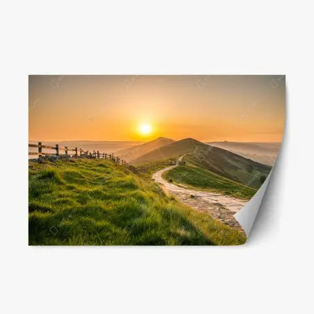 Sticker repositionnable sentier doré sur les collines au coucher du soleil – Wallnifity®