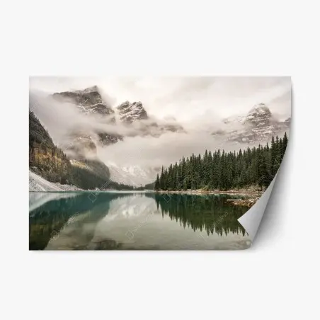 Sticker repositionnable paysage de montagne brumeux au bord du lac – Wallnifity®