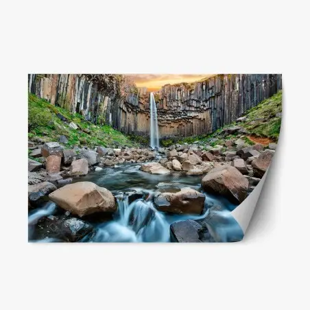 Sticker repositionnable cascade de Svartifoss en Islande – Wallnifity®