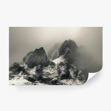 Papier peint paysage alpin brumeux en noir et blanc – Wallnifity®