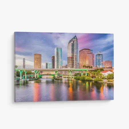 Tableau sur toile panorama urbain coloré de Tampa au crépuscule – Wallnifity®