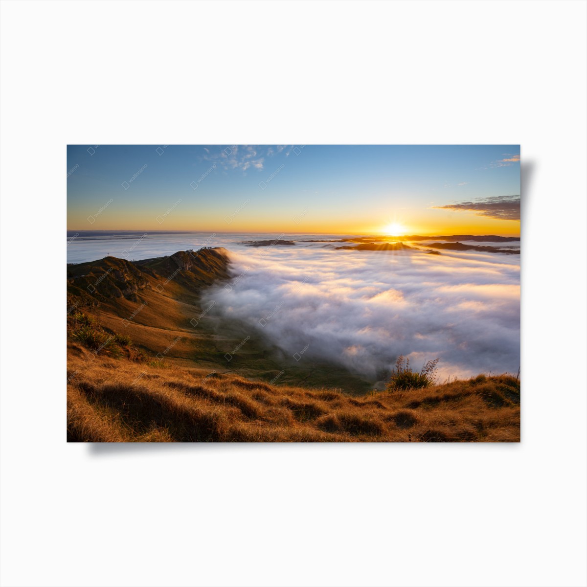 Poster aube dorée au-dessus d'une mer de nuages – Wallnifity®