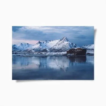 Poster paysage polaire tranquille avec reflet montagneux – Wallnifity®