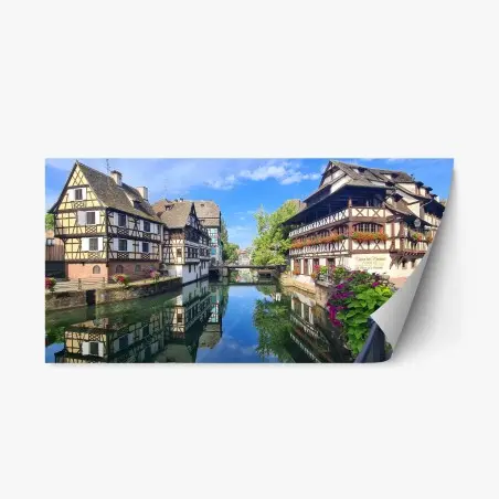 Sticker repositionnable vue pittoresque sur les maisons à colombages de Strasbourg – Wallnifity®