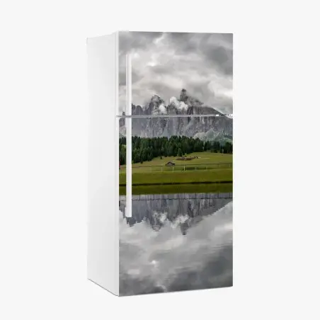 Sticker pour réfrigérateur paysage brumeux des Dolomites à Alpe di Siusi – Wallnifity®