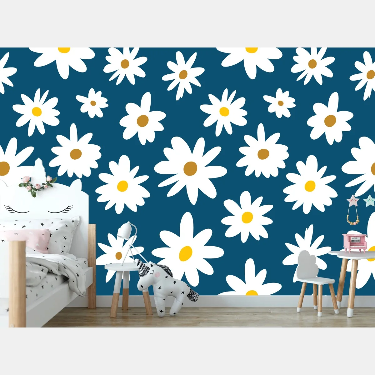 Papier peint motif marguerites blanches sur fond bleu profond – Wallnifity® Papier peint motif marguerites blanches sur fond bleu profond – Wallnifity®