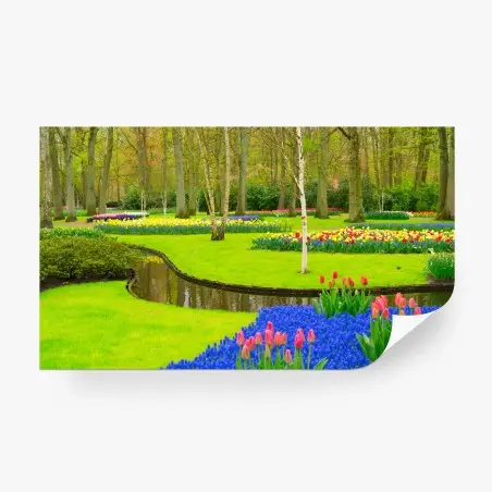 Papier peint oasis printanière de tulipes et muscaris – Wallnifity®