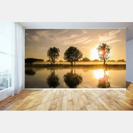 Papier peint reflets dorés sur le lac au lever du soleil – Wallnifity®