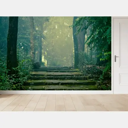 Papier peint escalier de pierre dans la forêt brumeuse – Wallnifity®
